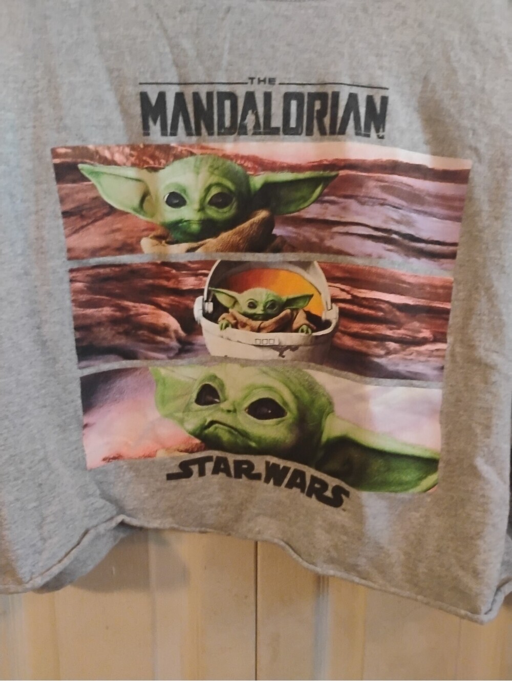 Star Wars The Mandalorian Grogu Baby Yoda Graphic Cropped T-Shirt Size 2XL - Picture 4 of 8